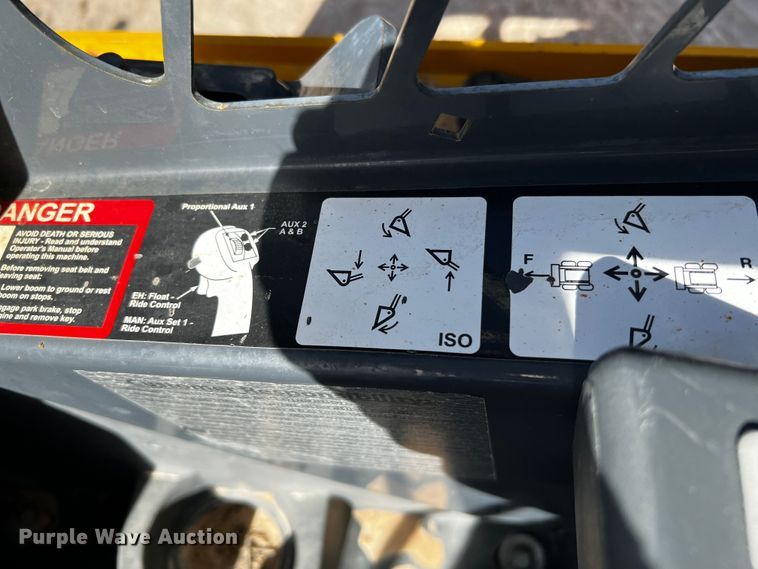 image for item DO8889 2016 John Deere 333G  tracked skid steer loader