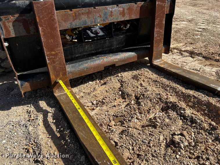 image for item DO8890 2012 Caterpillar 262C2  skid steer loader