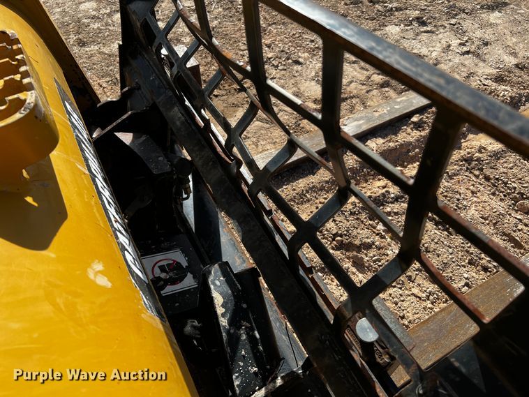 image for item DO8890 2012 Caterpillar 262C2  skid steer loader