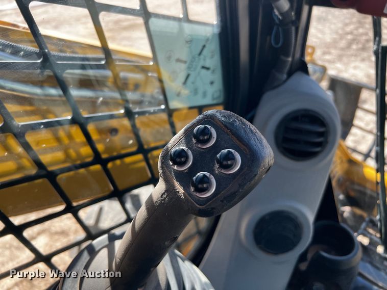 image for item DO8890 2012 Caterpillar 262C2  skid steer loader