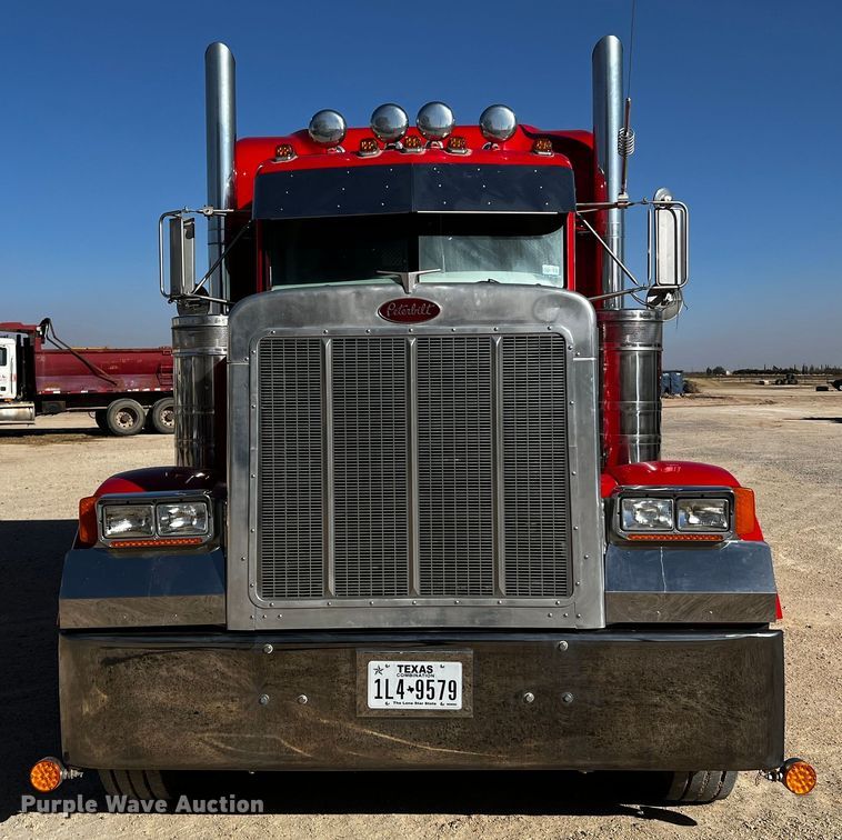 image for item DO8893 2002 Peterbilt 379  semi truck