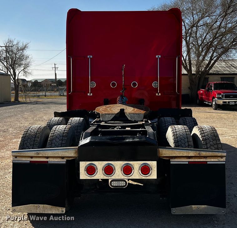 image for item DO8893 2002 Peterbilt 379  semi truck