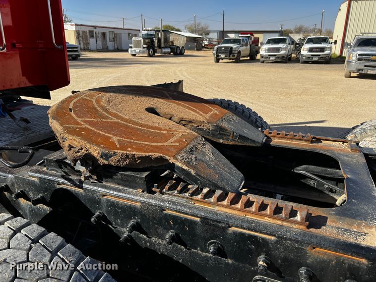 image for item DO8893 2002 Peterbilt 379  semi truck