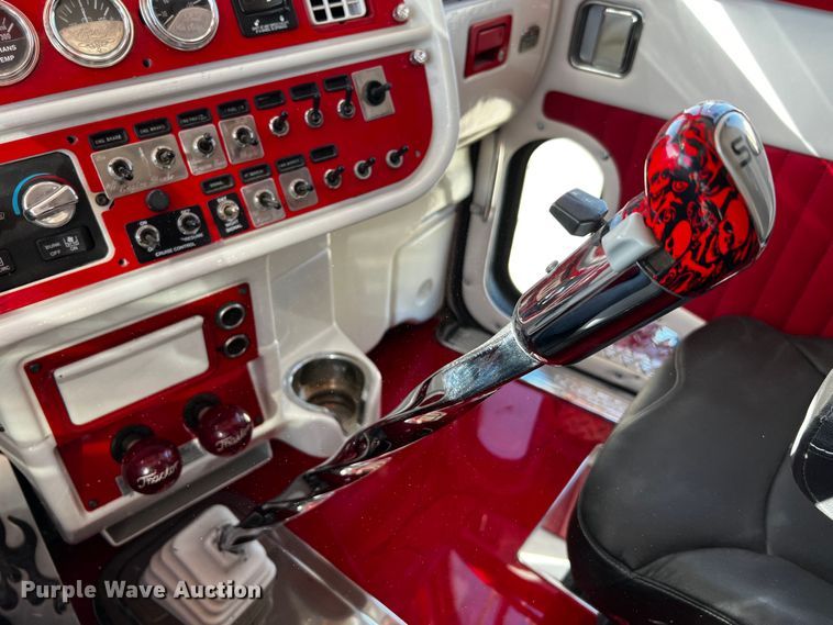 image for item DO8893 2002 Peterbilt 379  semi truck