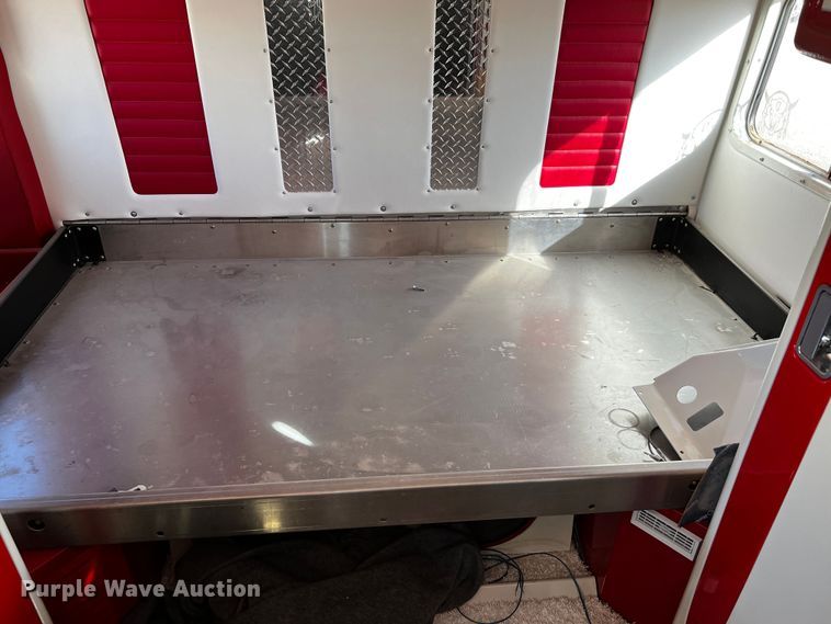 image for item DO8893 2002 Peterbilt 379  semi truck