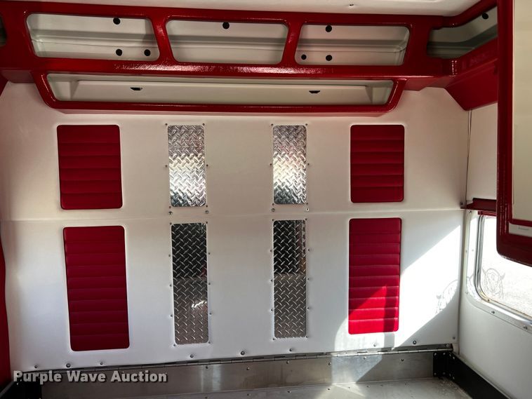 image for item DO8893 2002 Peterbilt 379  semi truck