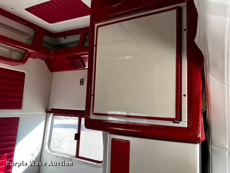 image for item DO8893 2002 Peterbilt 379  semi truck