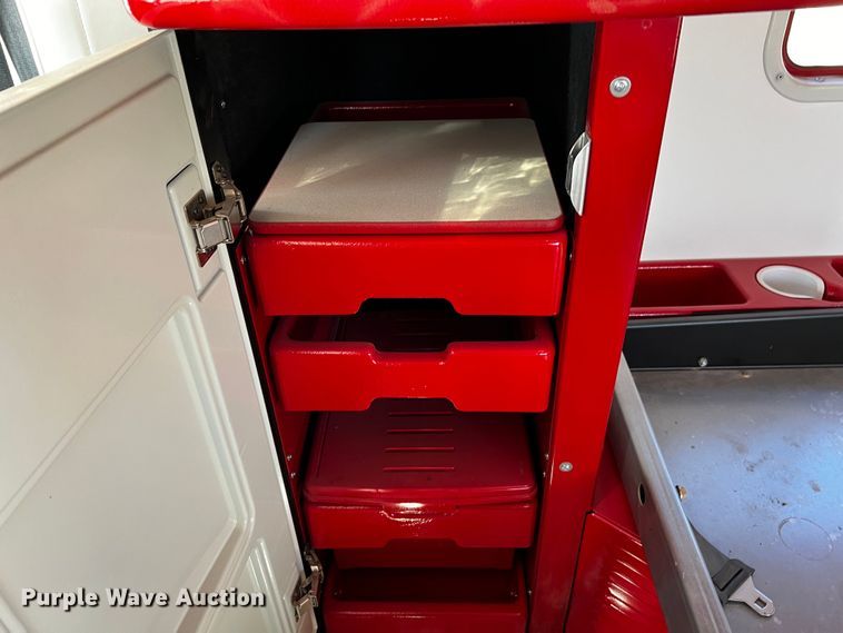 image for item DO8893 2002 Peterbilt 379  semi truck