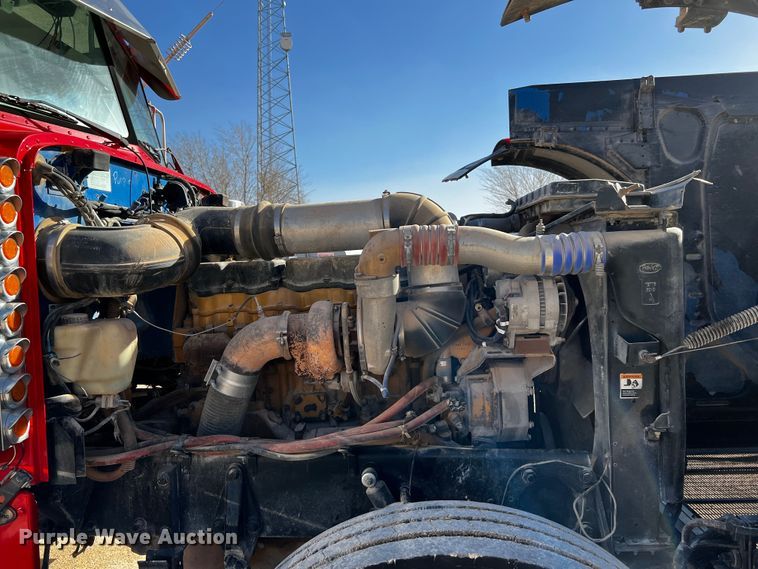 image for item DO8893 2002 Peterbilt 379  semi truck