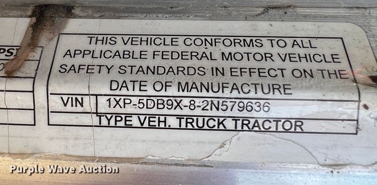 image for item DO8893 2002 Peterbilt 379  semi truck