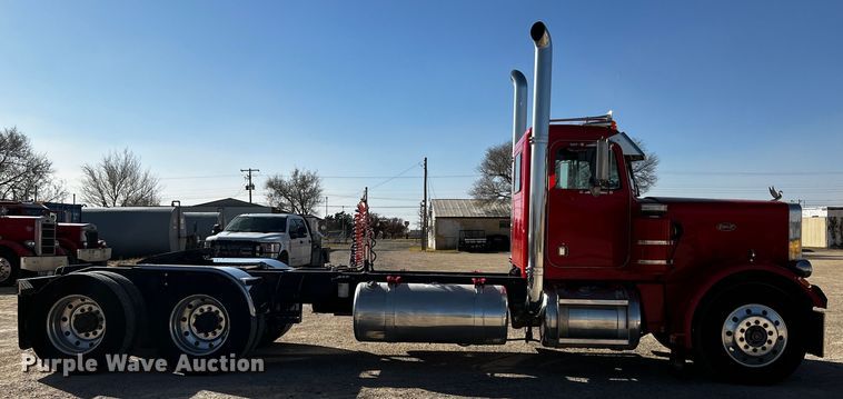 image for item DO8894 1984 Peterbilt 359  semi truck