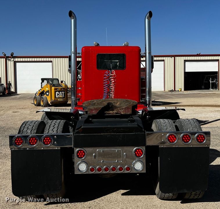 image for item DO8894 1984 Peterbilt 359  semi truck