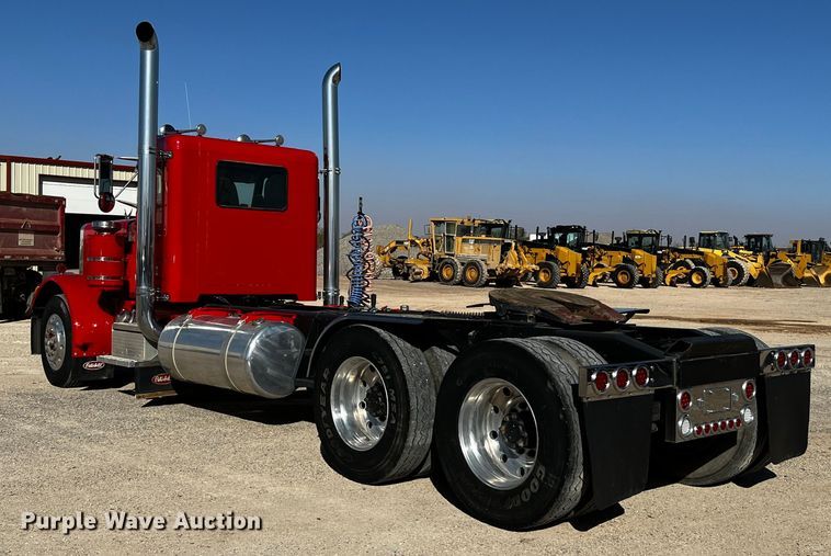 image for item DO8894 1984 Peterbilt 359  semi truck