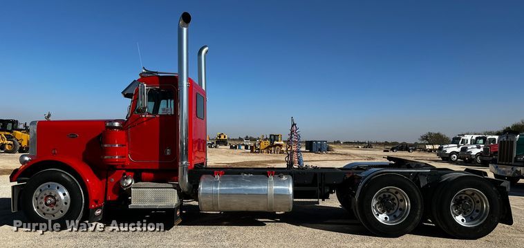 image for item DO8894 1984 Peterbilt 359  semi truck