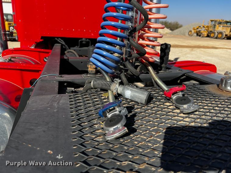 image for item DO8894 1984 Peterbilt 359  semi truck