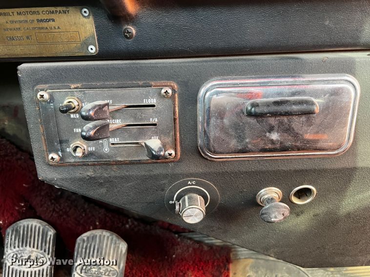 image for item DO8894 1984 Peterbilt 359  semi truck