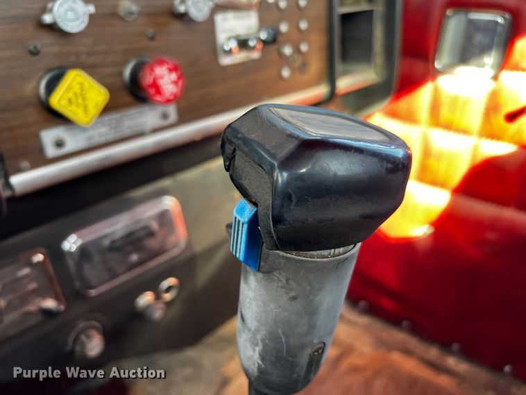 image for item DO8894 1984 Peterbilt 359  semi truck