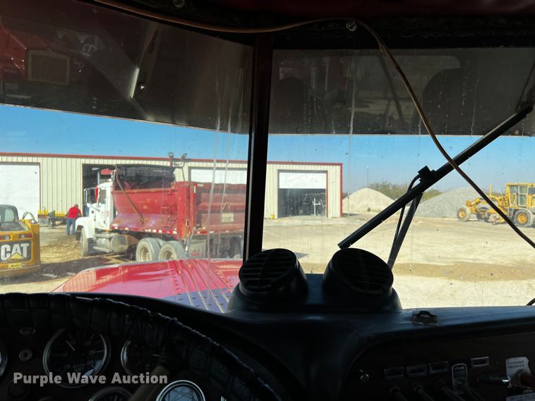 image for item DO8894 1984 Peterbilt 359  semi truck