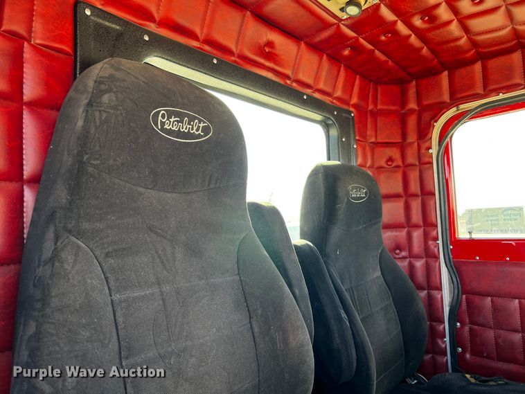 image for item DO8894 1984 Peterbilt 359  semi truck