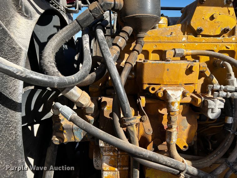 image for item DO8894 1984 Peterbilt 359  semi truck