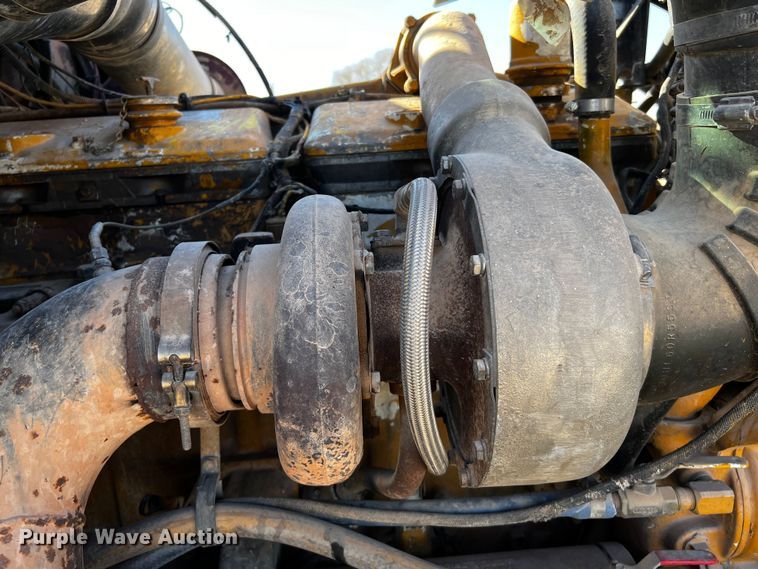 image for item DO8894 1984 Peterbilt 359  semi truck