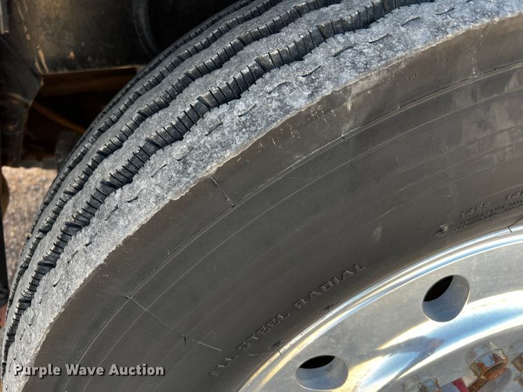 image for item DO8894 1984 Peterbilt 359  semi truck