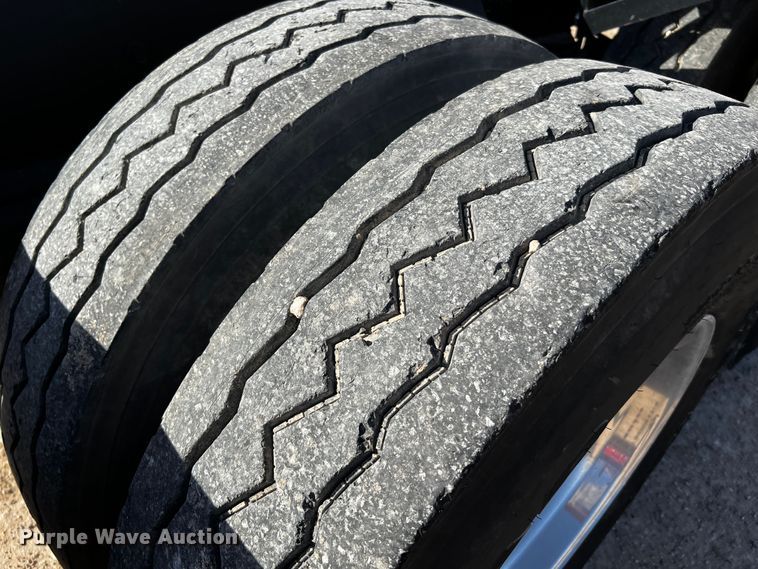 image for item DO8894 1984 Peterbilt 359  semi truck