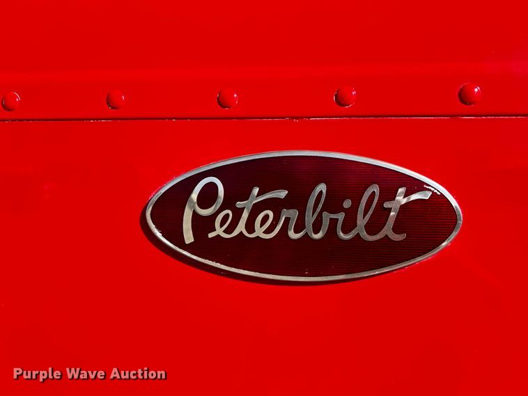 image for item DO8894 1984 Peterbilt 359  semi truck
