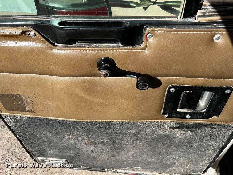 image for item DO8895 2000 Kenworth T800 semi truck