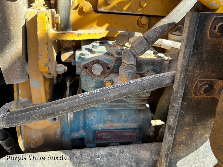 image for item DO8895 2000 Kenworth T800 semi truck