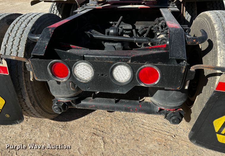 image for item DO8895 2000 Kenworth T800 semi truck