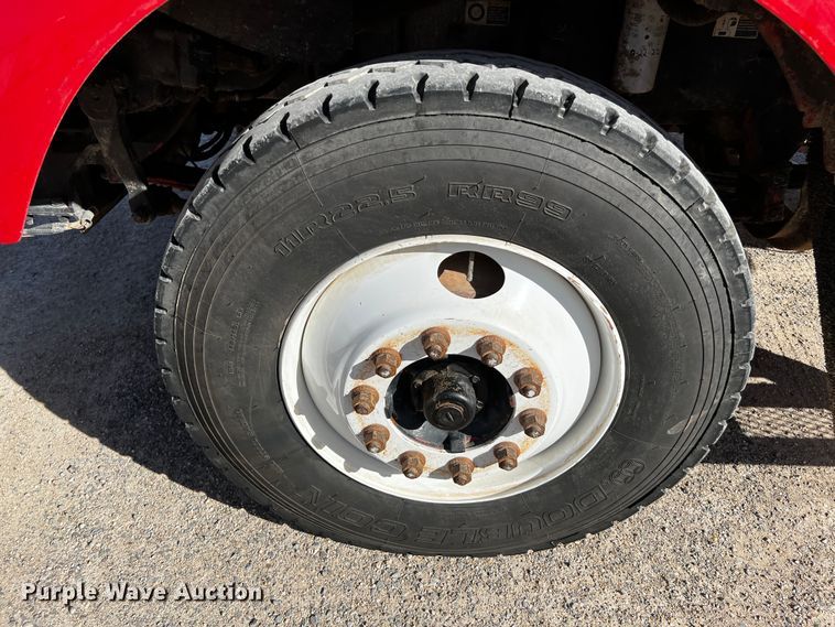 image for item DO8895 2000 Kenworth T800 semi truck