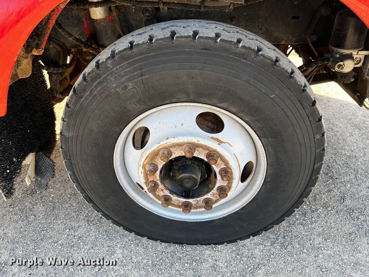 image for item DO8895 2000 Kenworth T800 semi truck