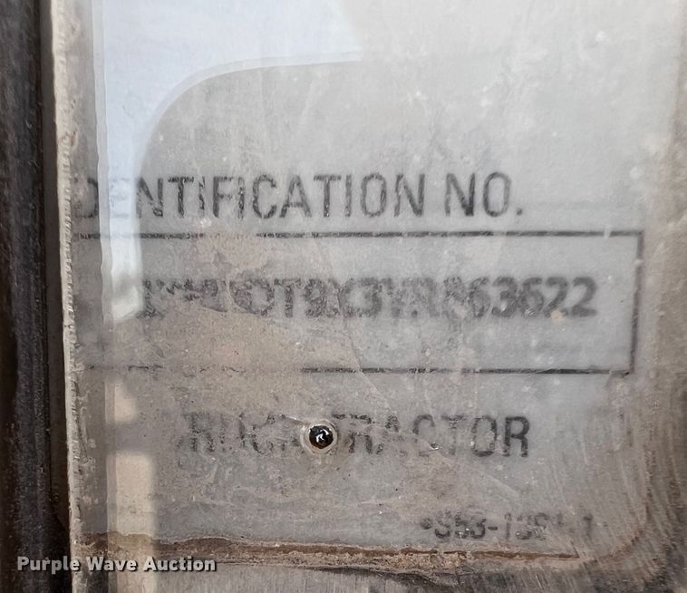 image for item DO8895 2000 Kenworth T800 semi truck