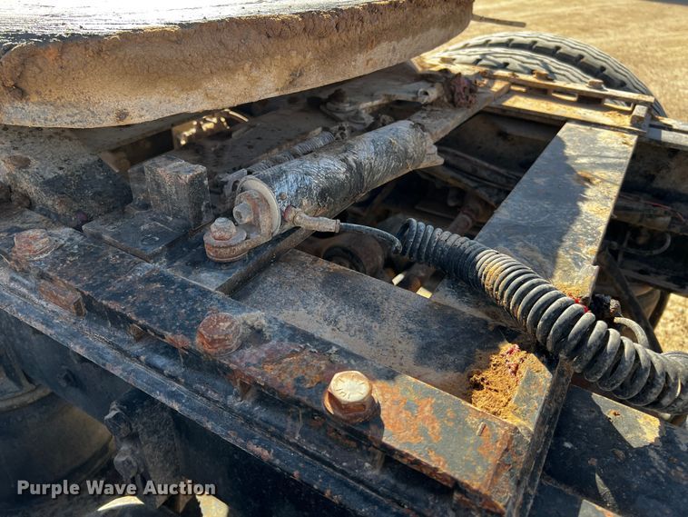 image for item DO8896 1995 Kenworth W900  semi truck