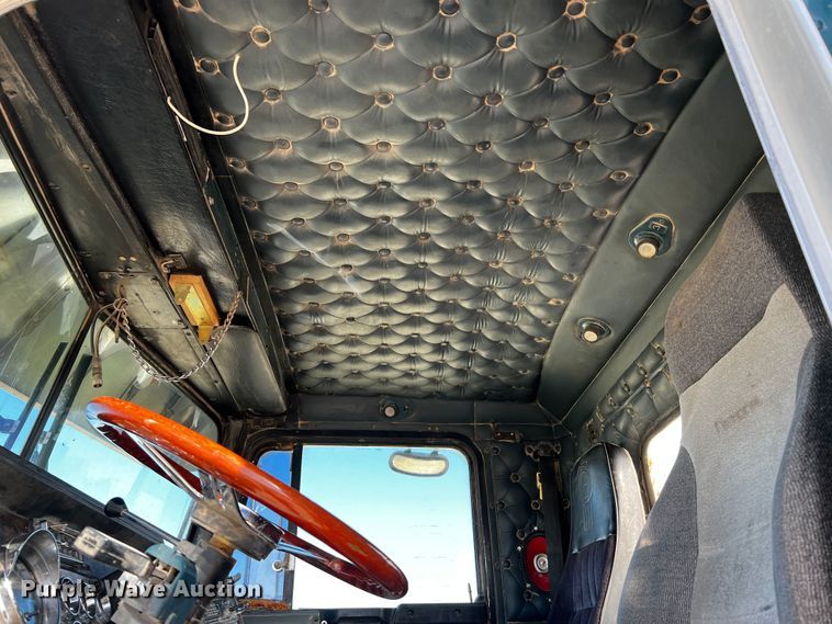 image for item DO8896 1995 Kenworth W900  semi truck