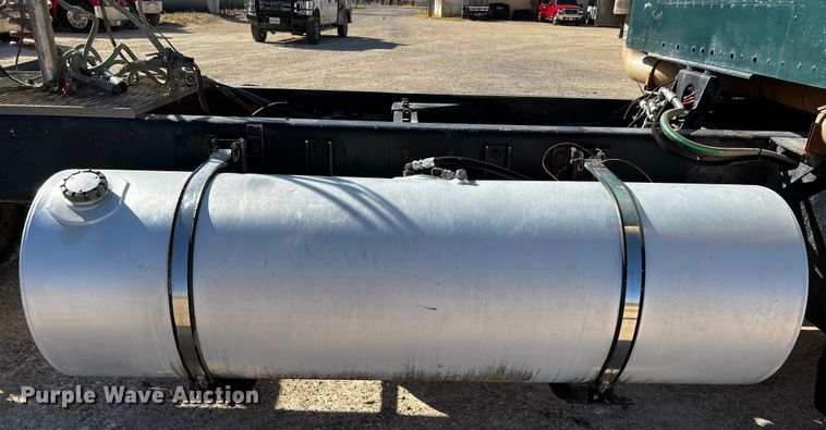 image for item DO8896 1995 Kenworth W900  semi truck