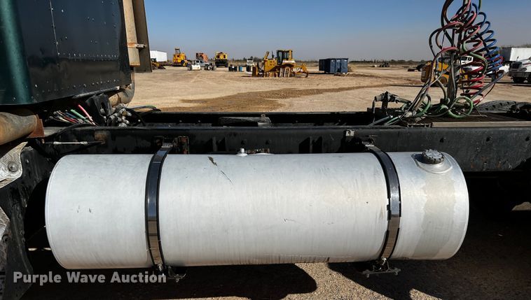 image for item DO8896 1995 Kenworth W900  semi truck