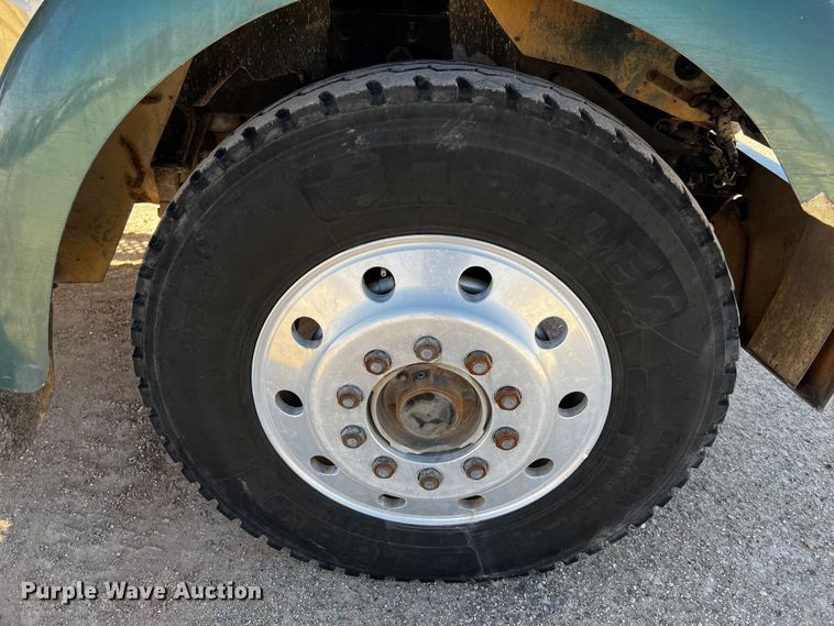 image for item DO8896 1995 Kenworth W900  semi truck