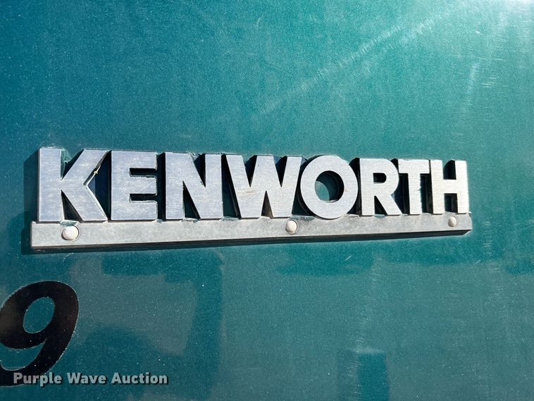 image for item DO8896 1995 Kenworth W900  semi truck