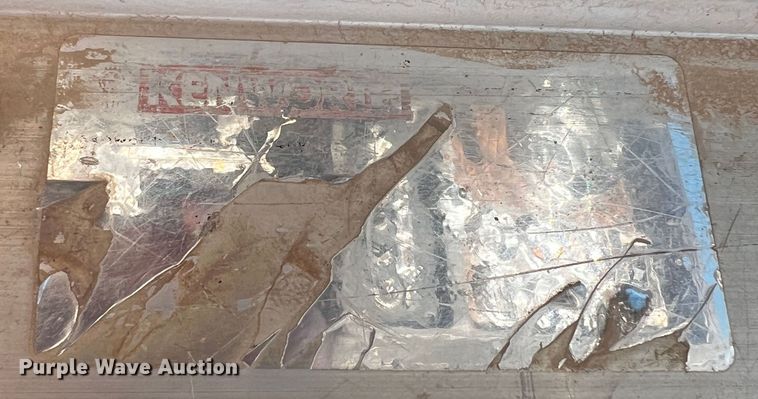 image for item DO8896 1995 Kenworth W900  semi truck