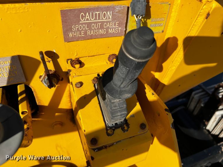 image for item DO8898 1993 HME 880-DOH drilling rig truck