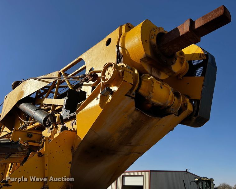 image for item DO8898 1993 HME 880-DOH drilling rig truck