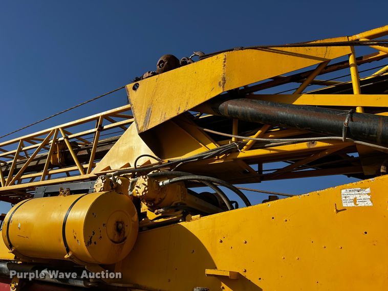 image for item DO8898 1993 HME 880-DOH drilling rig truck