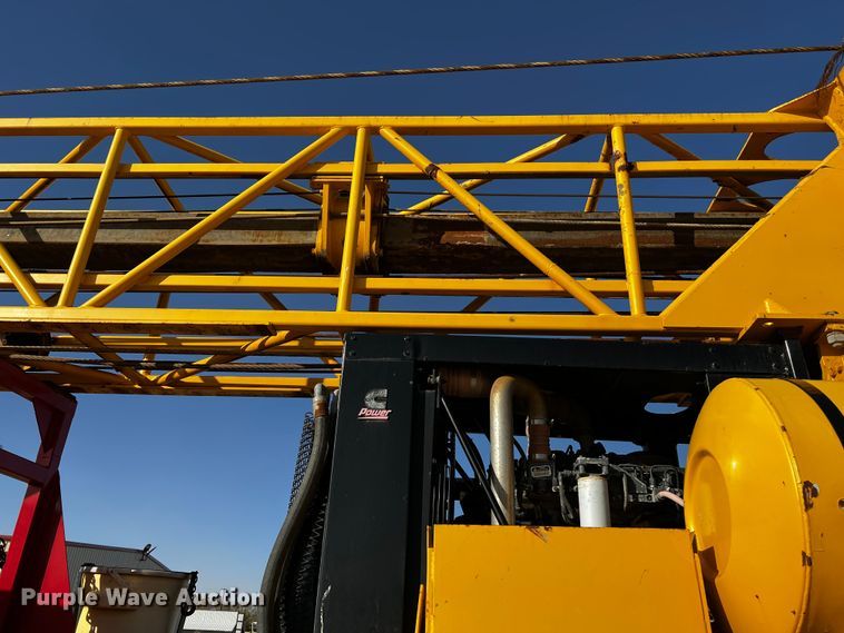 image for item DO8898 1993 HME 880-DOH drilling rig truck