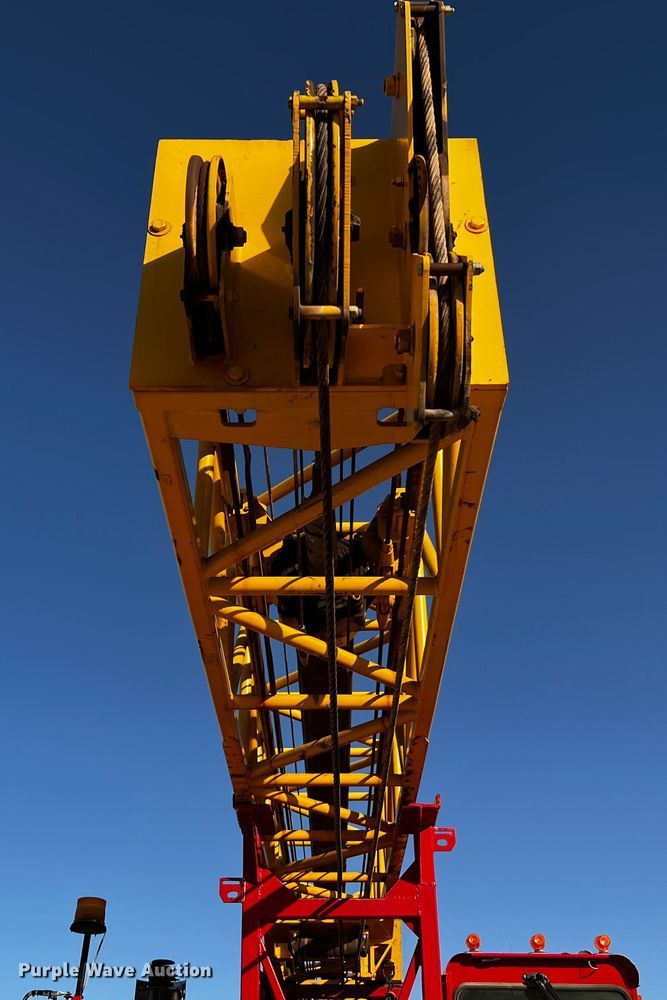 image for item DO8898 1993 HME 880-DOH drilling rig truck