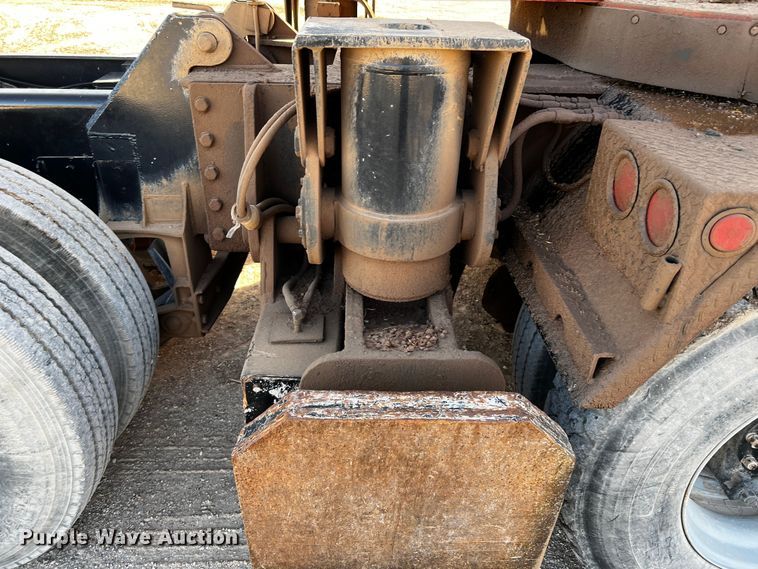 image for item DO8898 1993 HME 880-DOH drilling rig truck