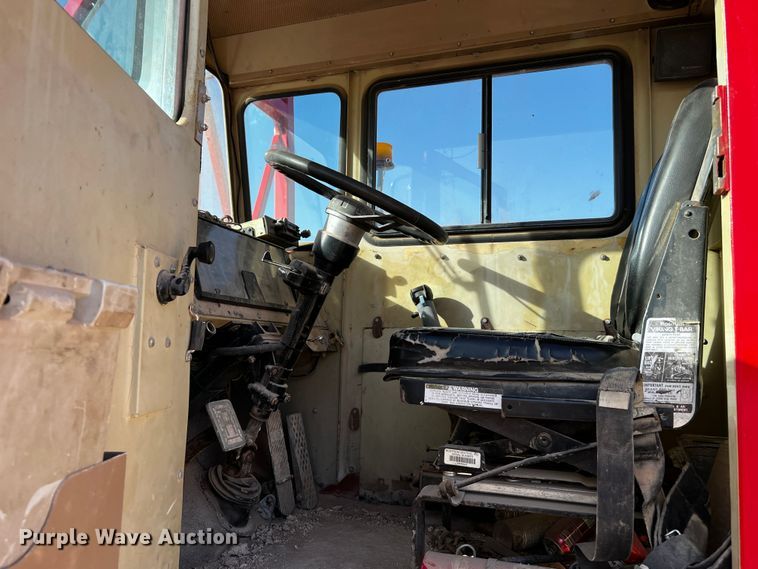 image for item DO8898 1993 HME 880-DOH drilling rig truck