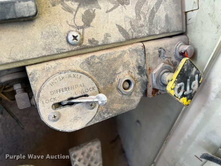 image for item DO8898 1993 HME 880-DOH drilling rig truck