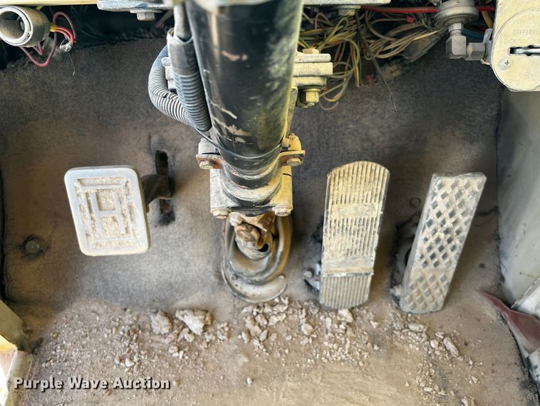 image for item DO8898 1993 HME 880-DOH drilling rig truck